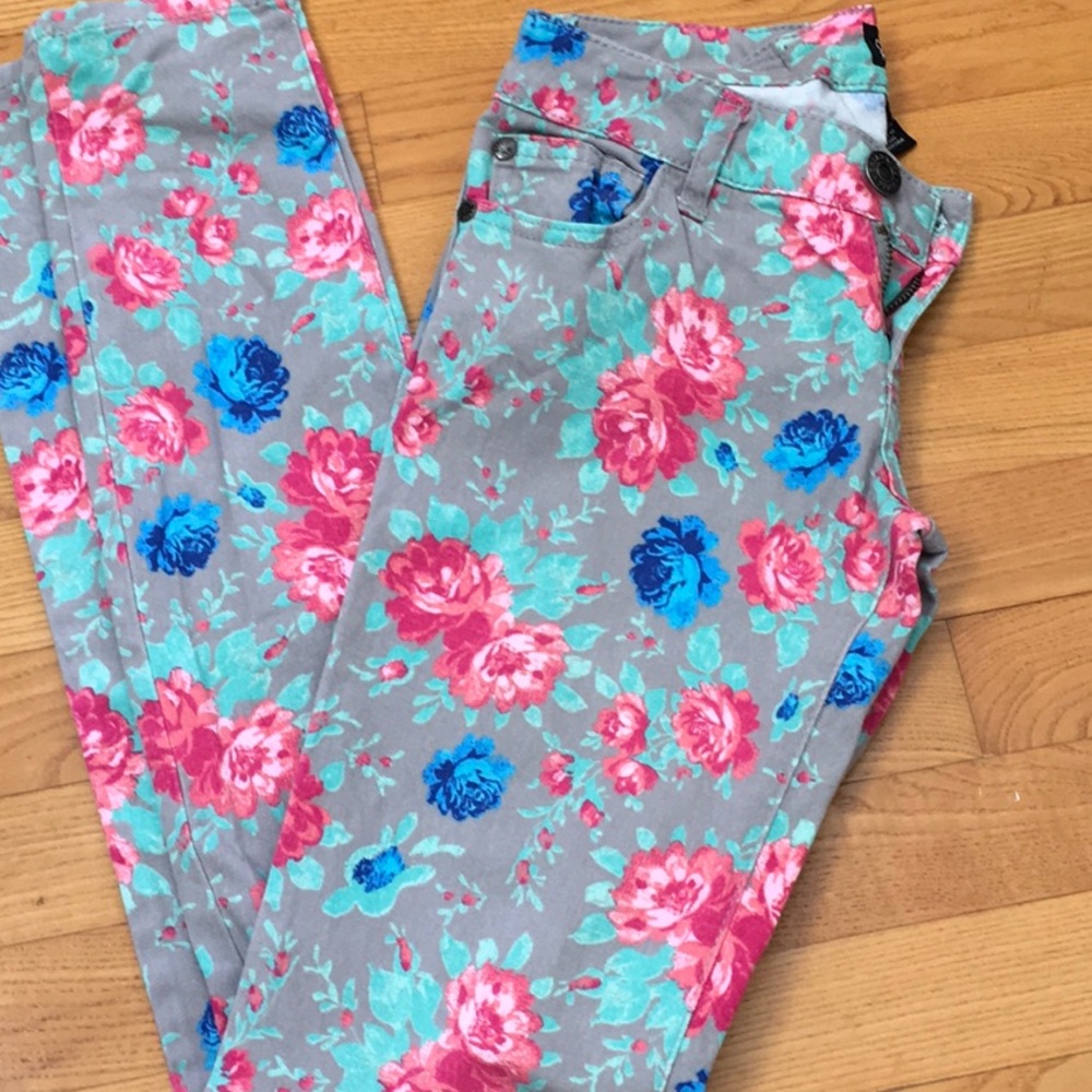 Celebrity Pink Floral Skinny Jeans, size 1, Perfect Condition.